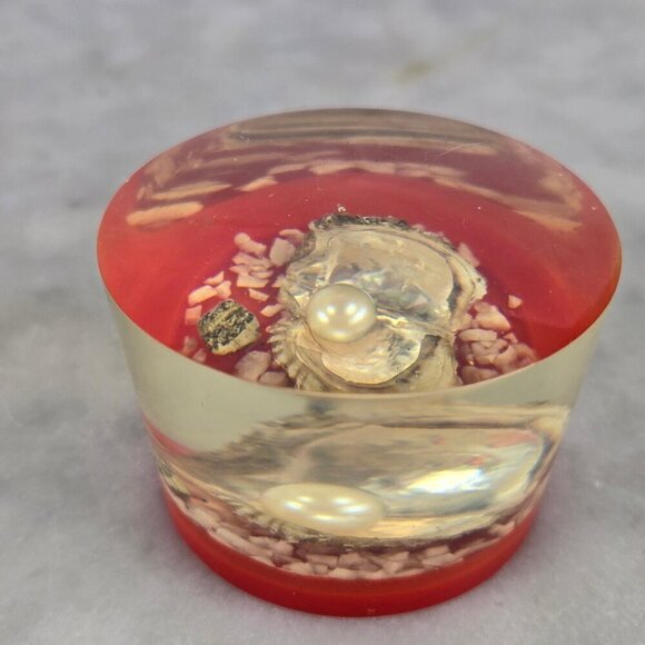 Vintage Open Clam with Pearl Lucite Encased Paperweight Red Base Made in Japan - Picture 7 of 9